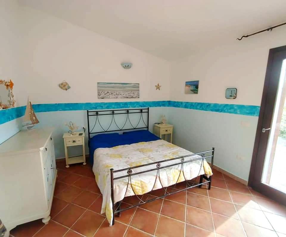 Casa Vacanze Villa Sandrina Costa Paradiso Exterior photo